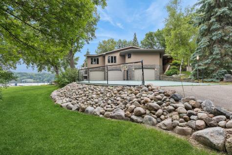 10957 Highway 71 NE Spicer MN 56288