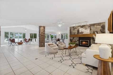 10957 Highway 71 NE Spicer MN 56288