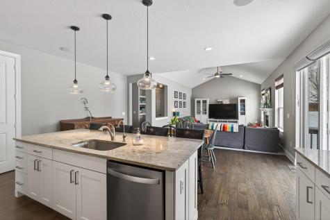 303 Primrose Path N Bayport MN 55003