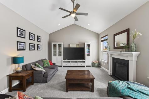 303 Primrose Path N Bayport MN 55003
