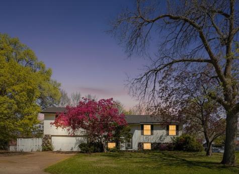 7640 Unity Avenue N Brooklyn Park MN 55443