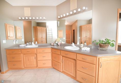 13755 130th Street S Barnesville MN 56514