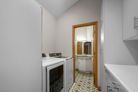 8325 Ox Yoke Circle Maple Plain MN 55359