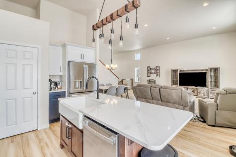 1154 60th Avenue W West Fargo ND 58078