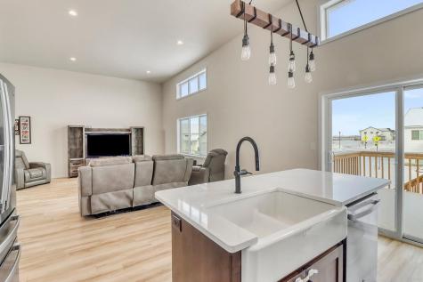 1154 60th Avenue W West Fargo ND 58078