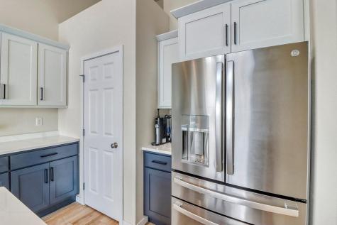 1154 60th Avenue W West Fargo ND 58078