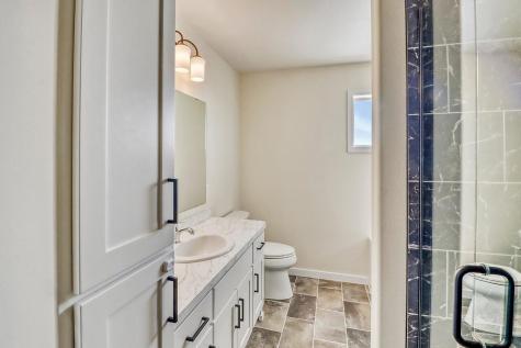 1154 60th Avenue W West Fargo ND 58078