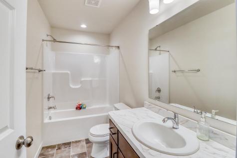 1154 60th Avenue W West Fargo ND 58078