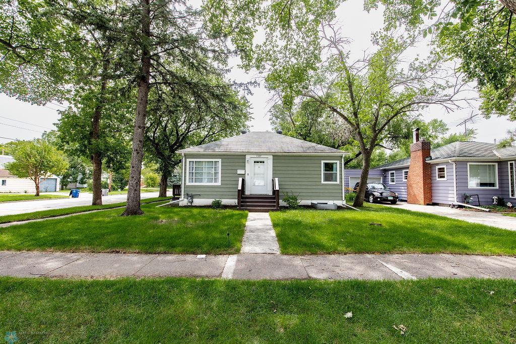 1337 4th Avenue S Moorhead MN 56560