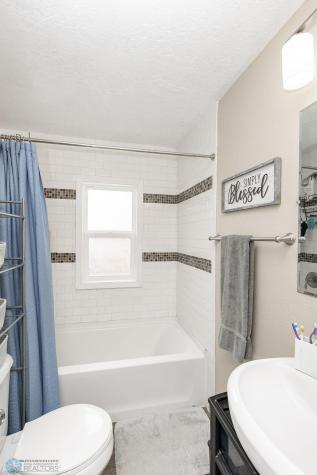 1337 4th Avenue S Moorhead MN 56560