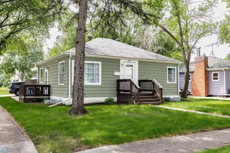 1337 4th Avenue S Moorhead MN 56560