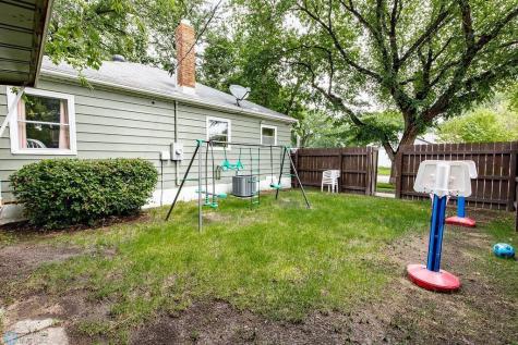 1337 4th Avenue S Moorhead MN 56560