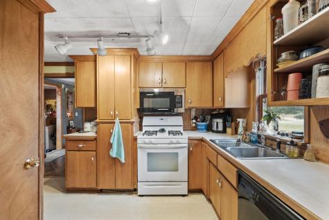815 333rd Avenue NE Cambridge MN 55008