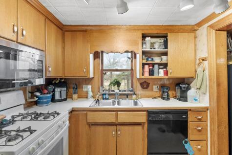 815 333rd Avenue NE Cambridge MN 55008