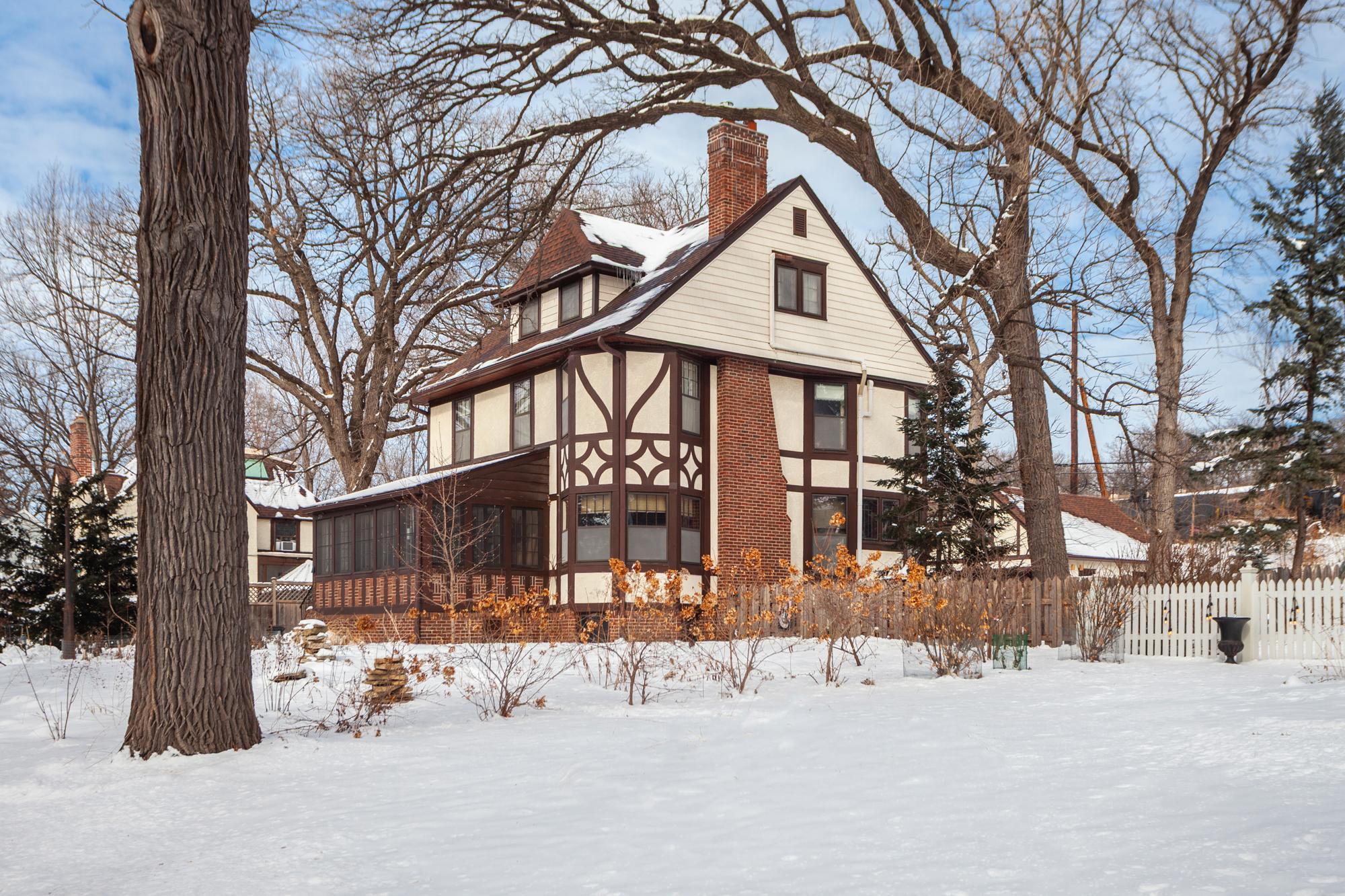 1933 E River Terrace Minneapolis MN 55414