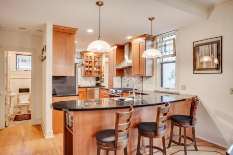 1933 E River Terrace Minneapolis MN 55414