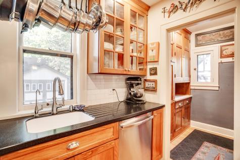 1933 E River Terrace Minneapolis MN 55414