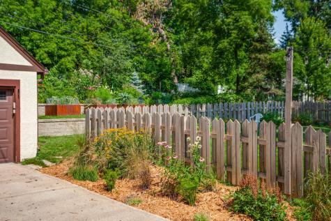 1933 E River Terrace Minneapolis MN 55414