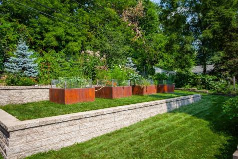 1933 E River Terrace Minneapolis MN 55414