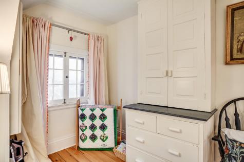 1933 E River Terrace Minneapolis MN 55414