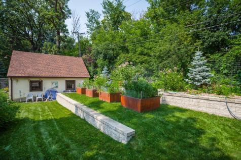 1933 E River Terrace Minneapolis MN 55414