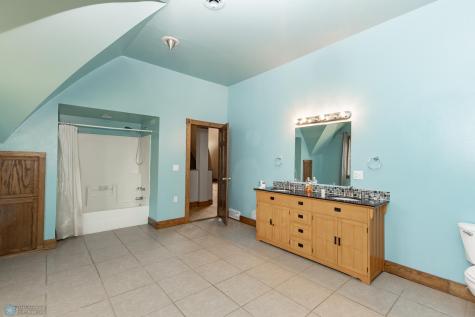 7770 Highway 18 Wyndmere ND 58081