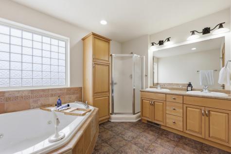 4875 43rd Street S Fargo ND 58104