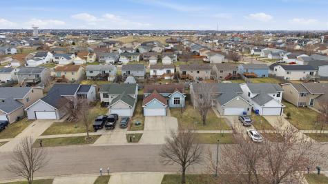 2218 59th Avenue S Fargo ND 58104