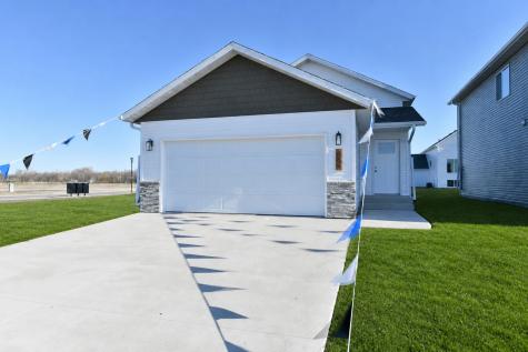 6809 Deer Creek Loop Horace ND 58047