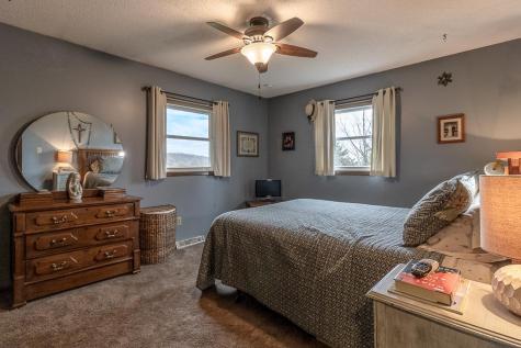 35425 Shakpays Cove Road Kasota MN 56050