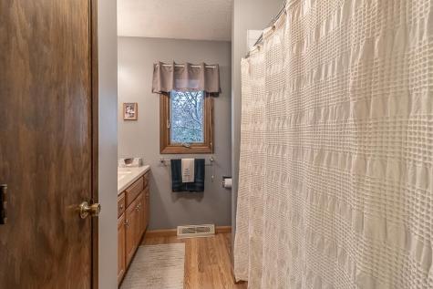 35425 Shakpays Cove Road Kasota MN 56050
