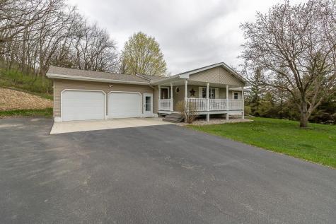 35425 Shakpays Cove Road Kasota MN 56050