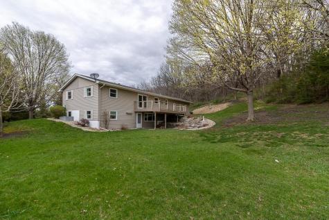 35425 Shakpays Cove Road Kasota MN 56050
