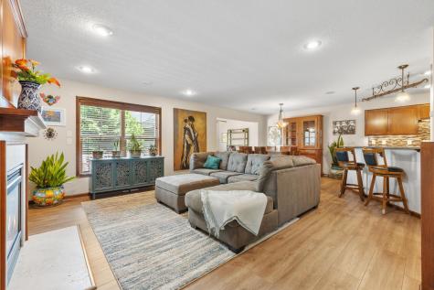 15221 Stonewood Terrace Burnsville MN 55306