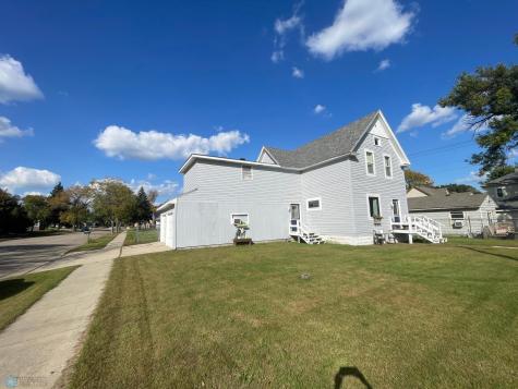 108 6th Avenue W Lisbon ND 58054