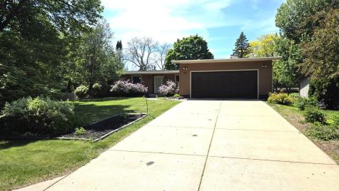 8009 Edgewood Avenue N Brooklyn Park MN 55445