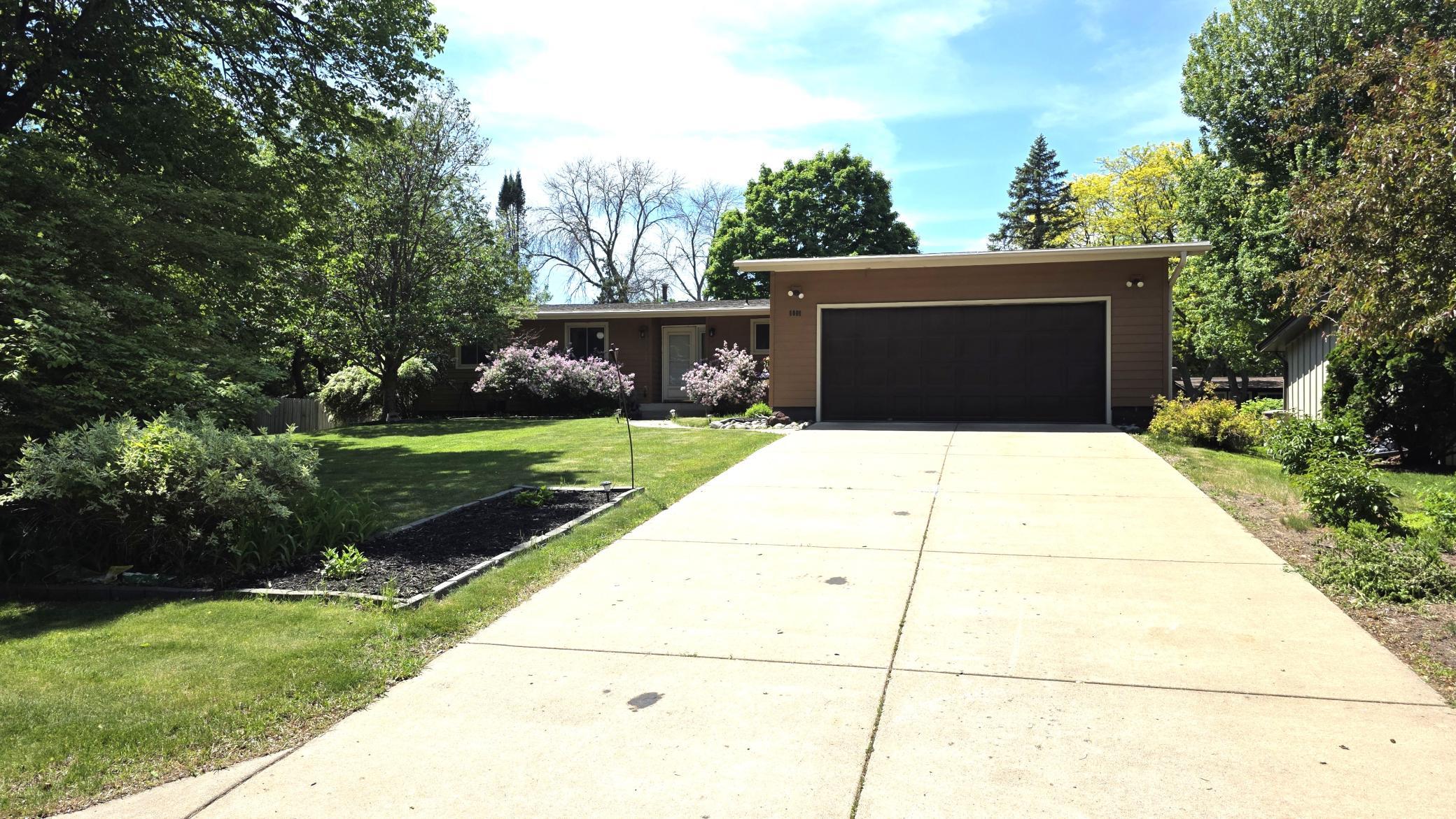 8009 Edgewood Avenue N Brooklyn Park MN 55445
