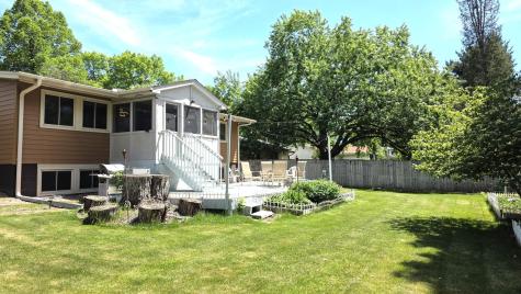 8009 Edgewood Avenue N Brooklyn Park MN 55445