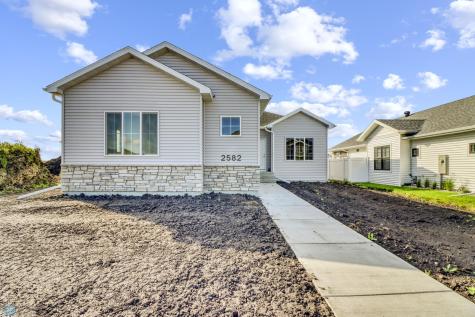 2582 69th Avenue S Fargo ND 58104
