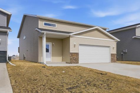 726 Prairie Avenue Horace ND 58047