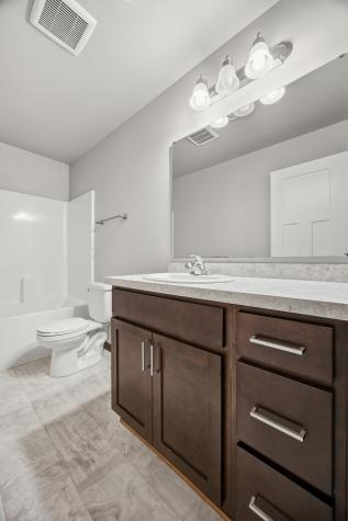 726 Prairie Avenue Horace ND 58047