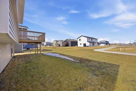 726 Prairie Avenue Horace ND 58047