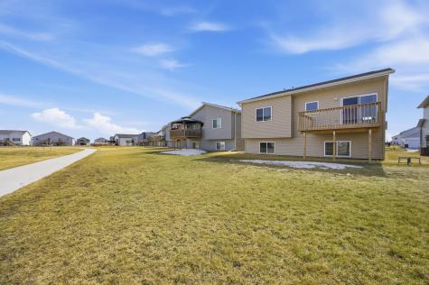 726 Prairie Avenue Horace ND 58047