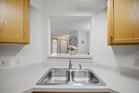 1906 Oak Tree Lane Austin MN 55912