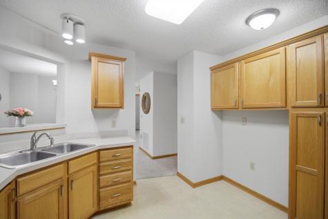 1906 Oak Tree Lane Austin MN 55912