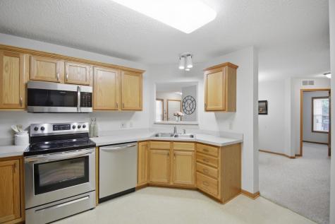 1906 Oak Tree Lane Austin MN 55912