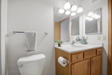 1906 Oak Tree Lane Austin MN 55912