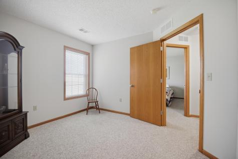 1906 Oak Tree Lane Austin MN 55912
