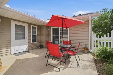 1906 Oak Tree Lane Austin MN 55912