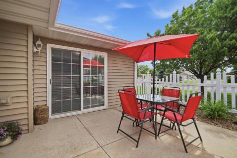 1906 Oak Tree Lane Austin MN 55912